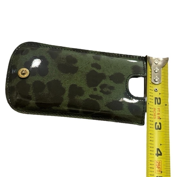 NEW Dolce & Gabbana Green and Black Animal Print Patent Leather iPhone 5 Case - Picture 5 of 5